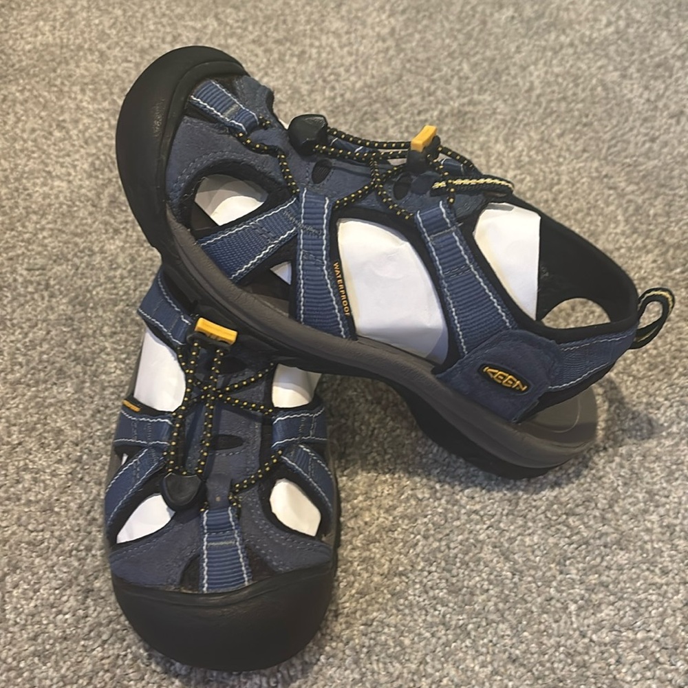 Keen Blue Waterproof Hiking Water Shoes Size 7 Women's